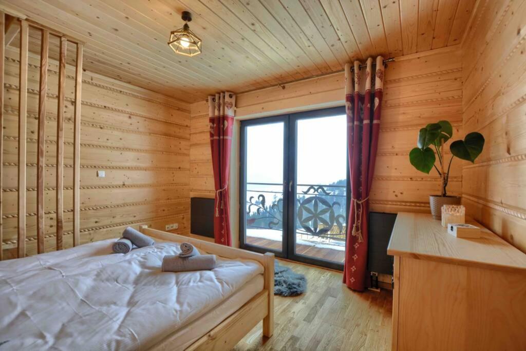 Miedzy Nami Goralami, Na Podhalu, Gorce Holiday home Huba